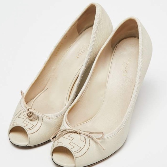Gucci Off White Leather Peep Toe Wedge Pumps - Picture 1 of 16